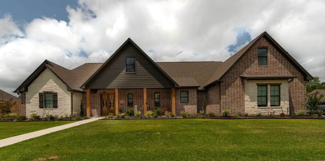 8214 Royal Oaks Drive - Photo 1