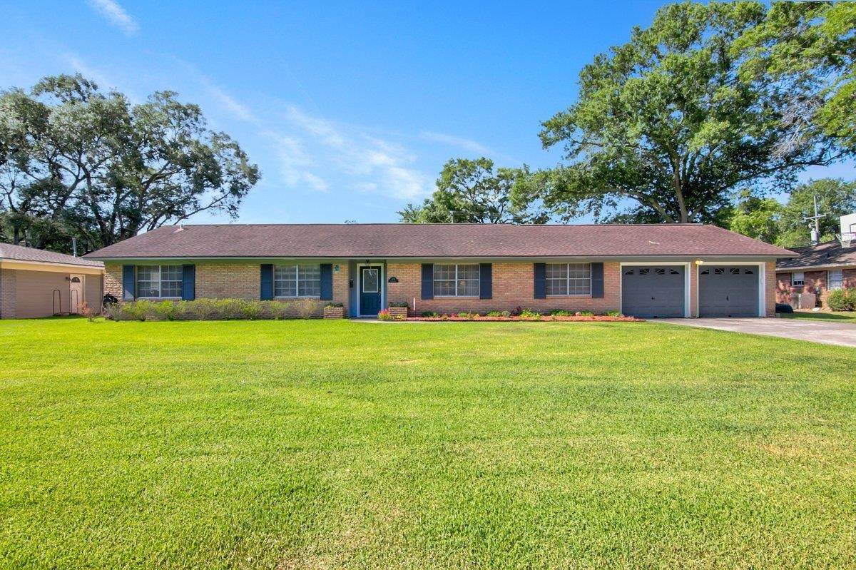 4715 Regina Ln - Photo 1