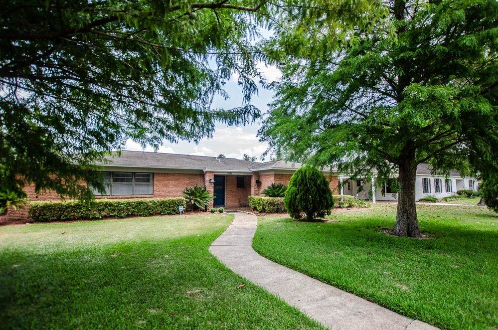3690 Crestwood Dr - Photo 1