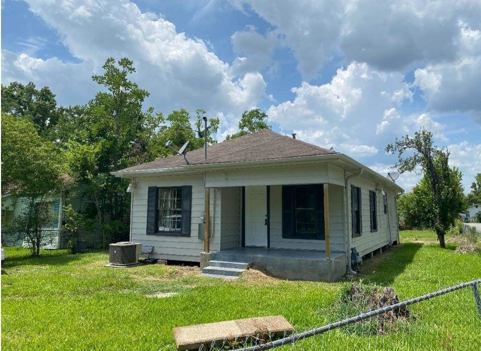 1600 John Street - Photo 1