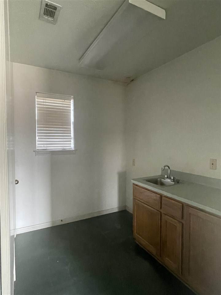 20925 Ih-10 - Photo 1