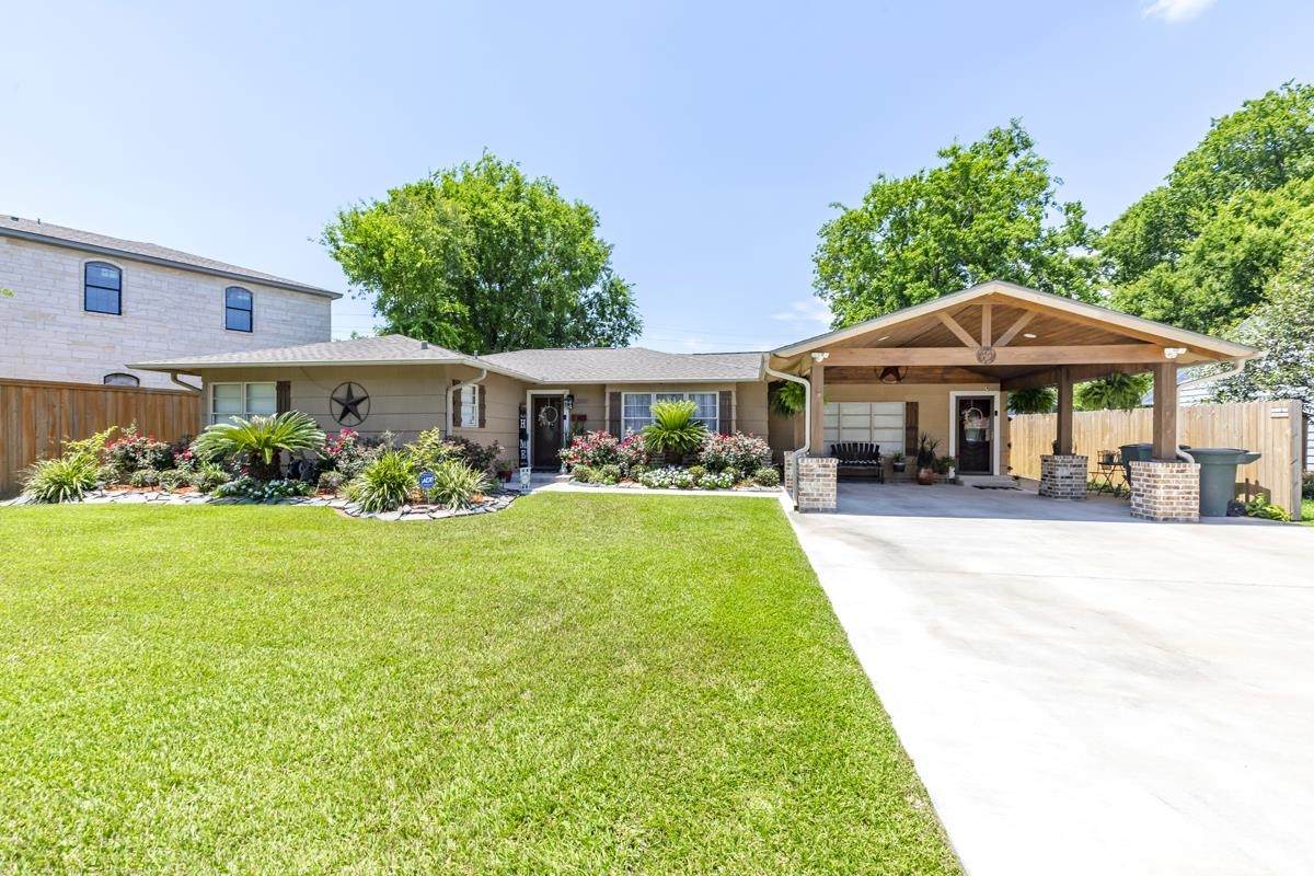 3880 Holland Dr - Photo 1