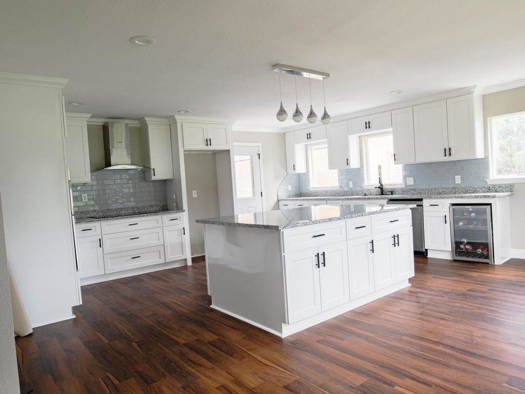 239 W Pineshadows - Photo 1
