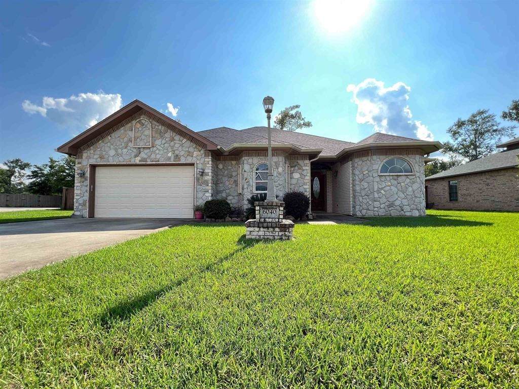 6040 Queens Court - Photo 1