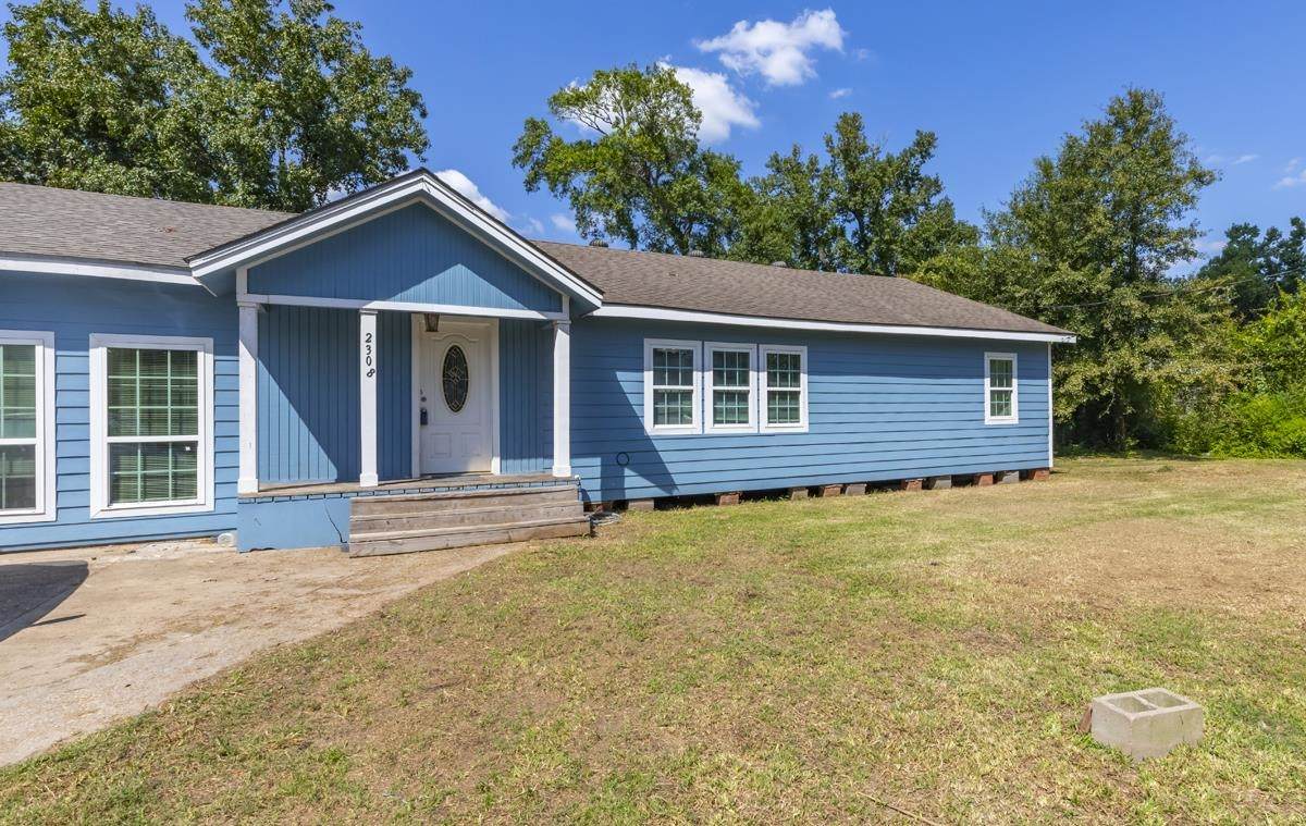 2308 Travis St - Photo 1