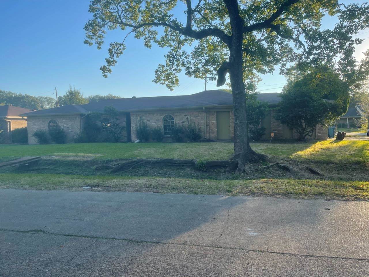 625 Norvell - Photo 1