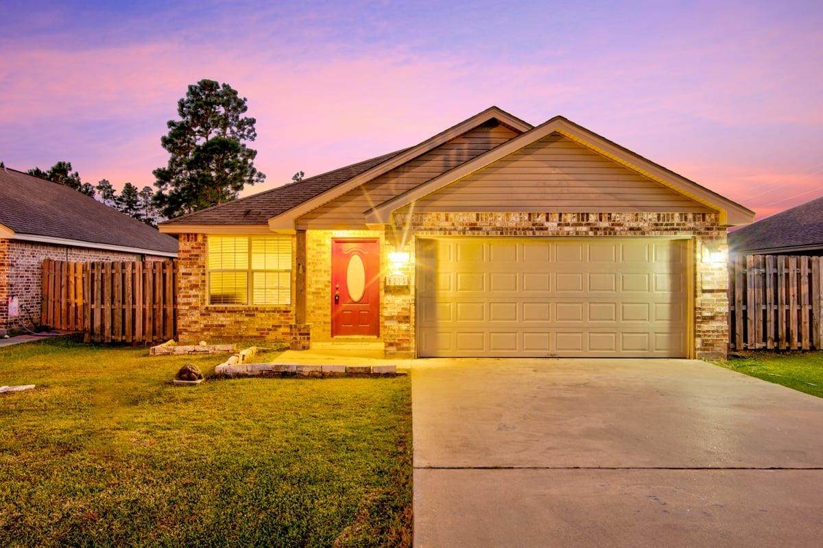 5210 Grand View - Photo 1