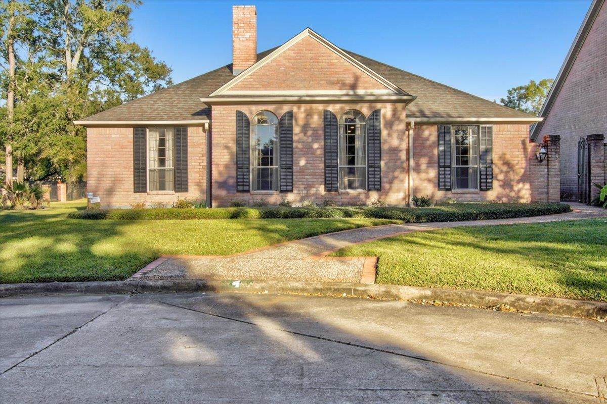 4 Bellchase Gardens - Photo 1