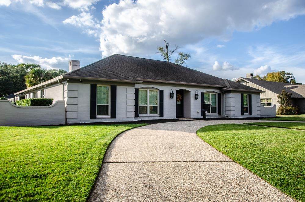 1415 Belvedere Dr - Photo 1