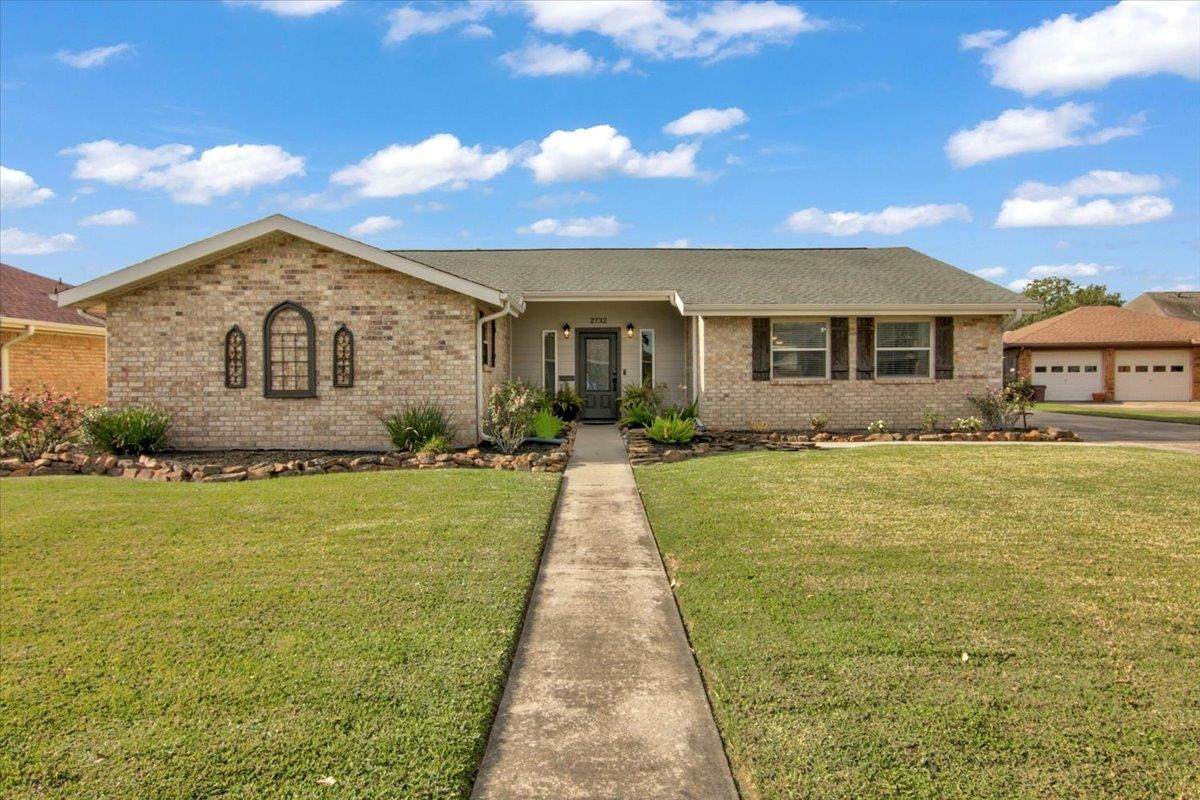 2732 Hughann Street - Photo 1