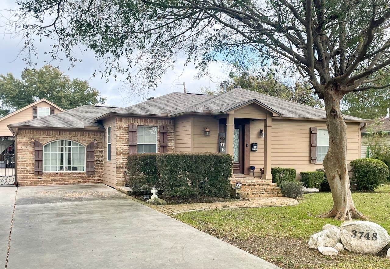 3748 Charles Avenue - Photo 1
