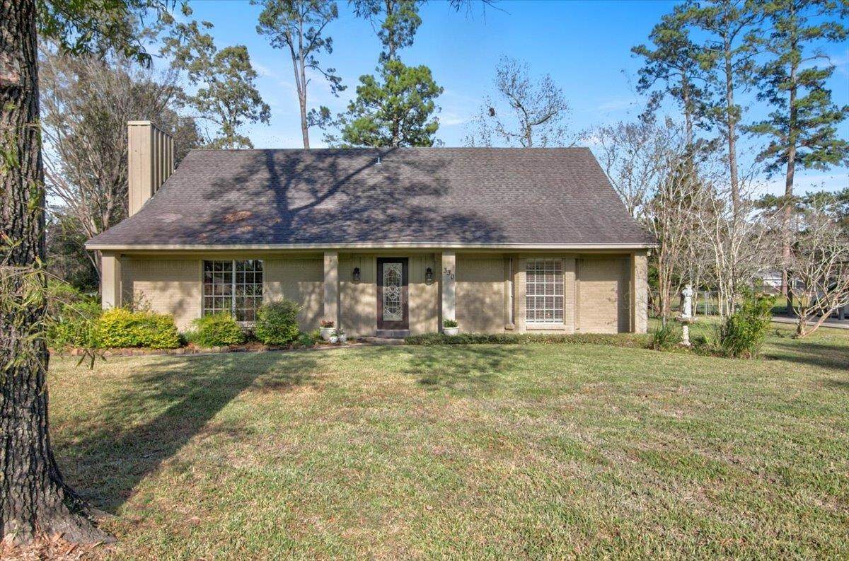 330 Pinehurst - Photo 1