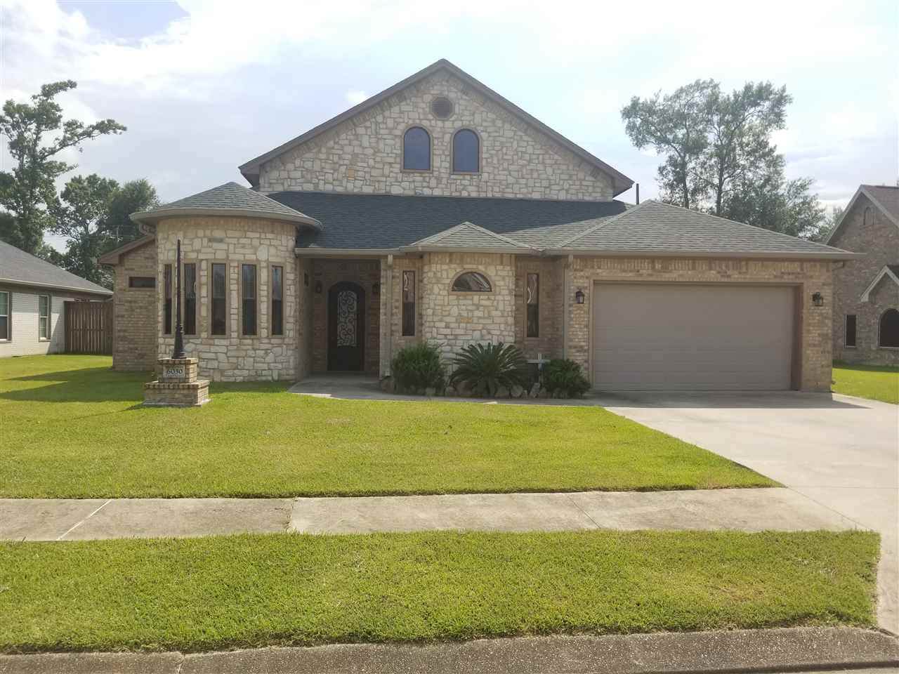 6030 Queens Court - Photo 1