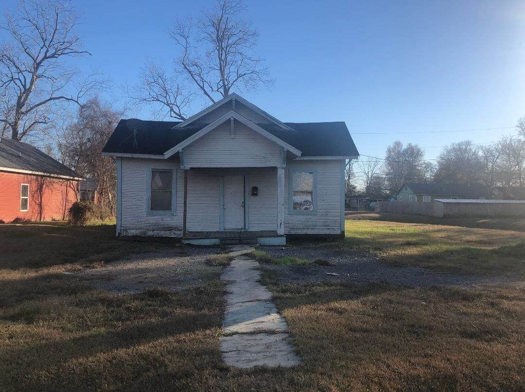 2355 Buchanan - Photo 1