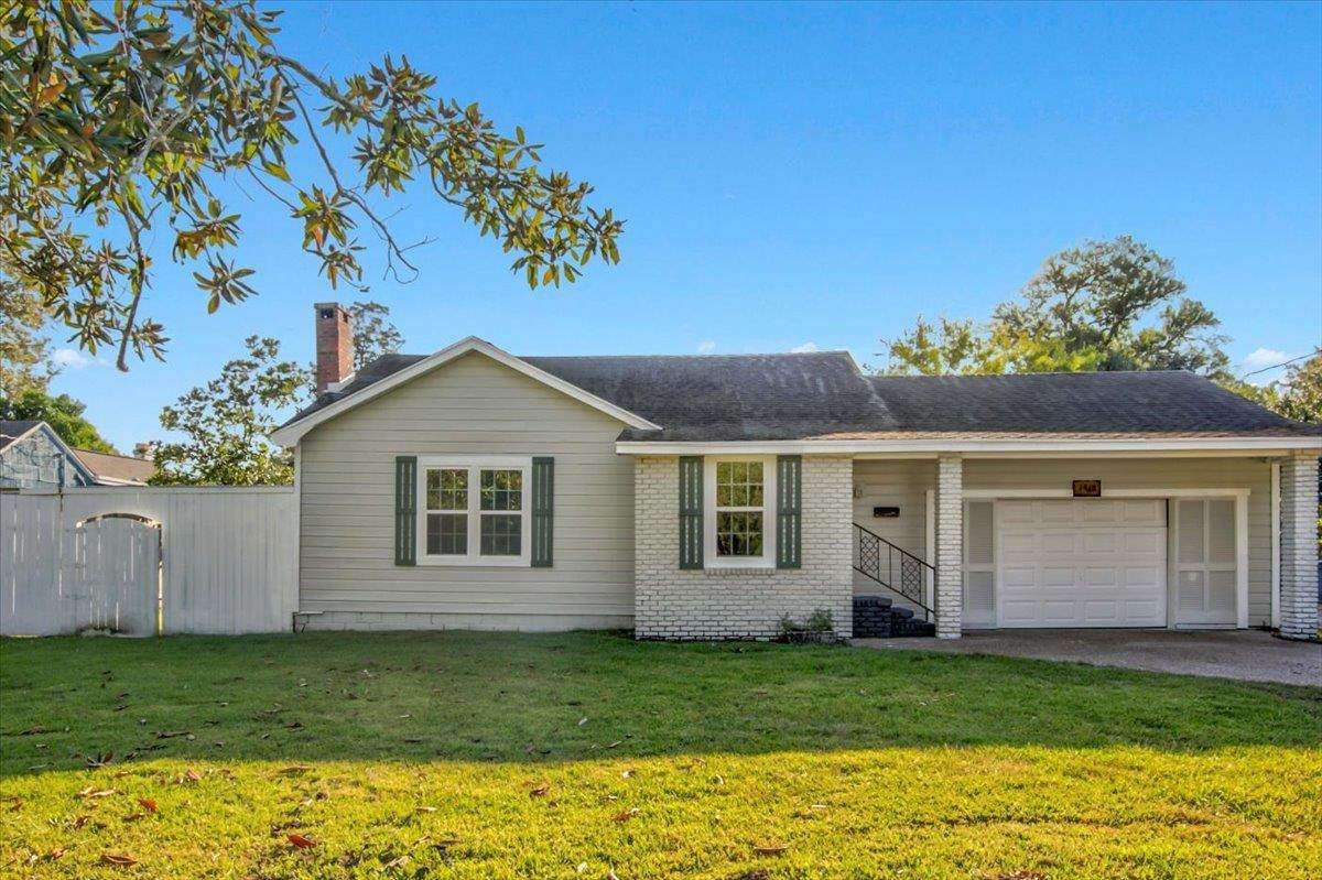 1418 Central - Photo 1
