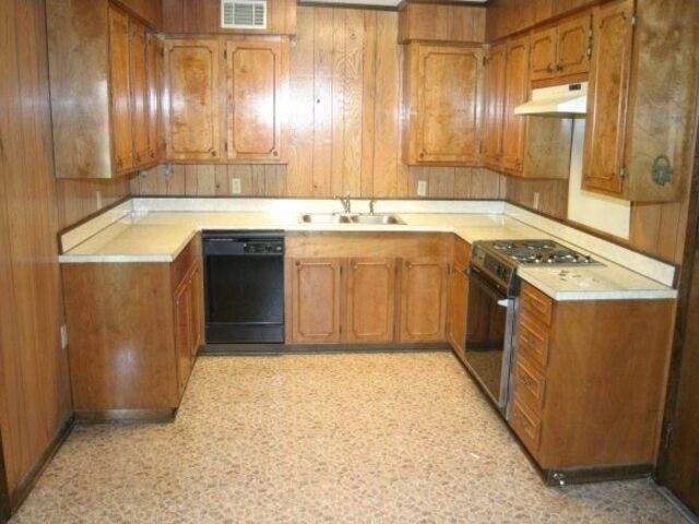 2909 Dowling - Photo 1