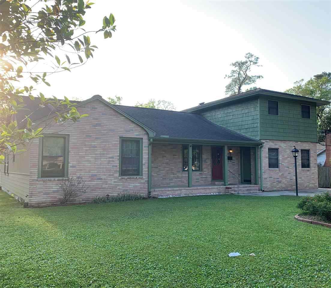 1635 Central Dr - Photo 1