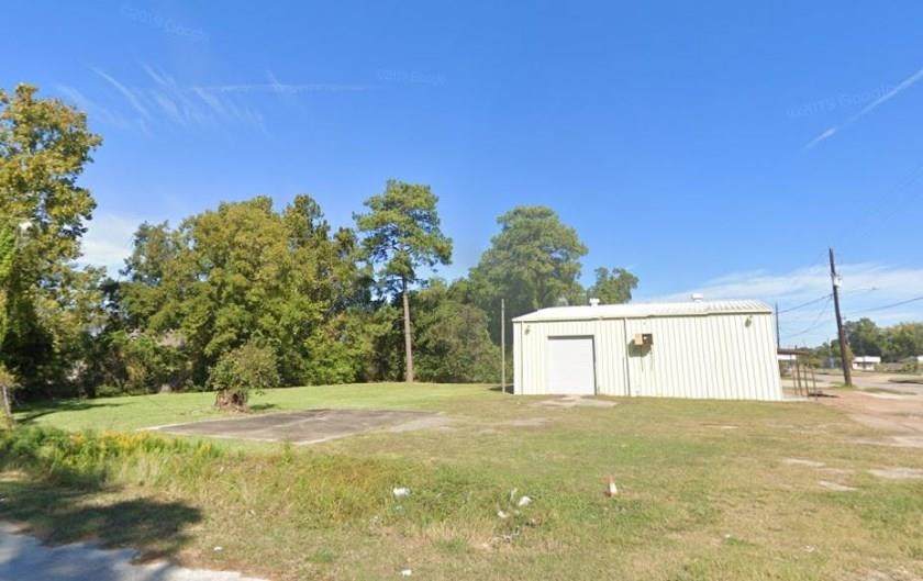 11001 Homestead Rd - Photo 1