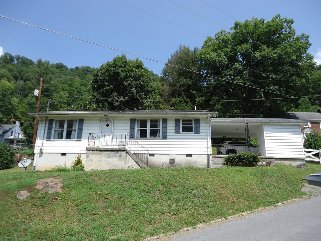 975 Magnolia Street - Photo 1