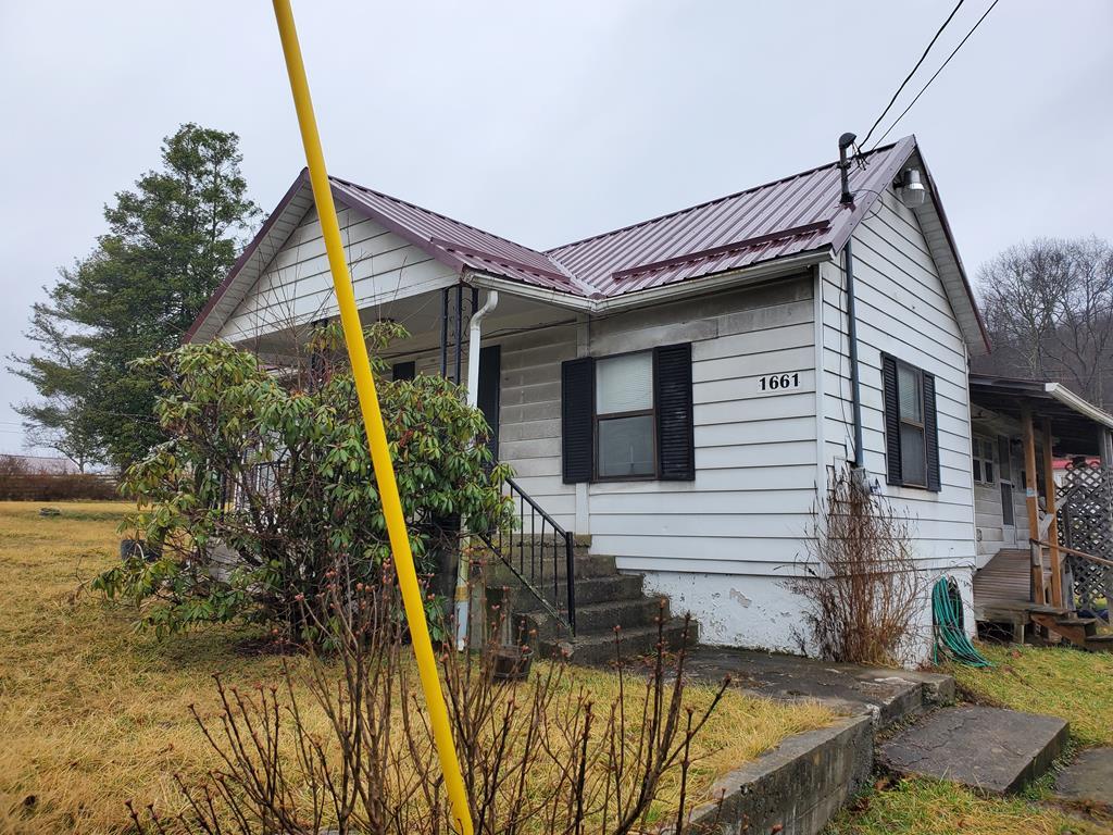 1661 Stanaford Road - Photo 1