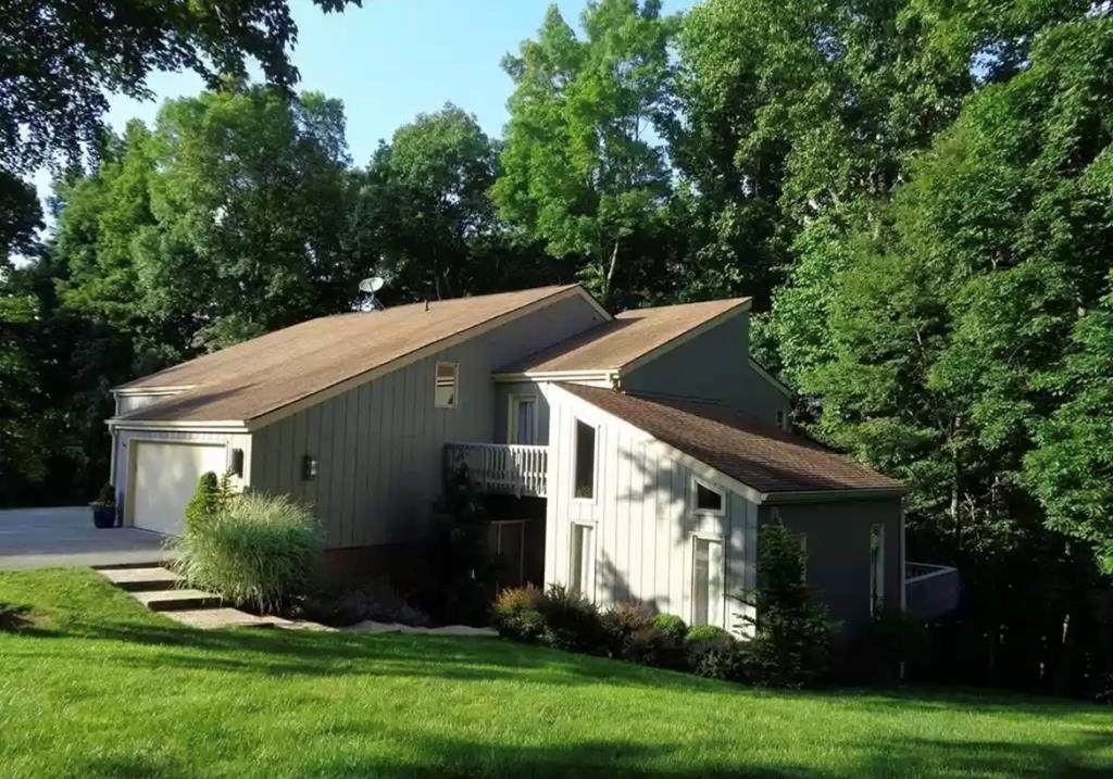 302 Dogwood Court - Photo 1