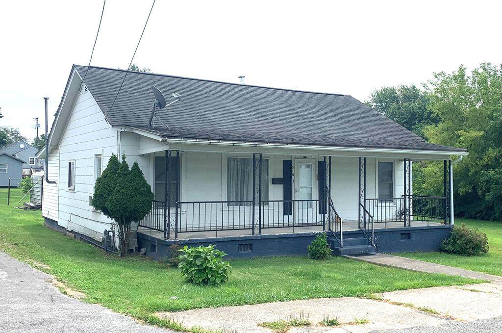210 Myers Avenue - Photo 1
