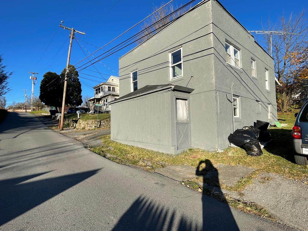 153 Mellon Street - Photo 1