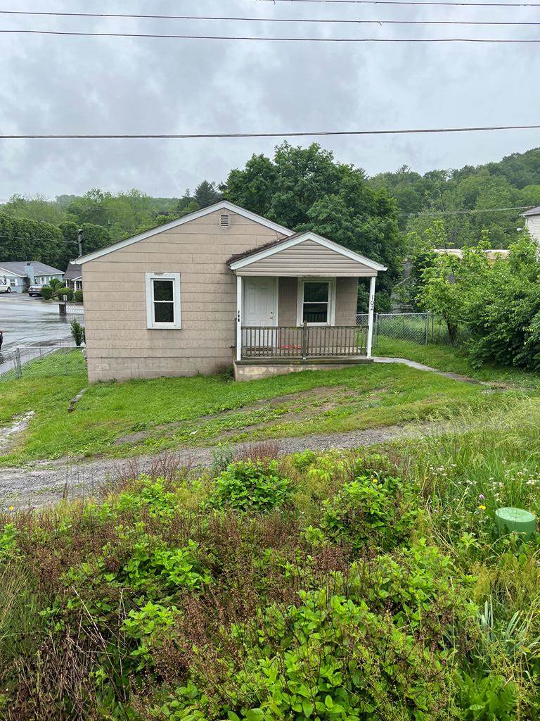 102 Pine Alley - Photo 1