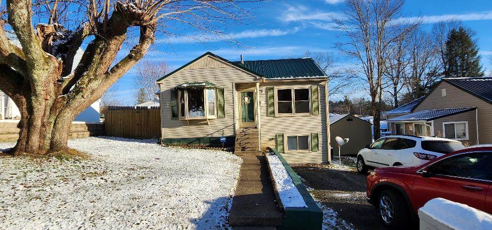137 Sunnyside Drive - Photo 1