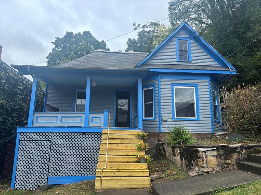 411 Sixth Avenue - Photo 1