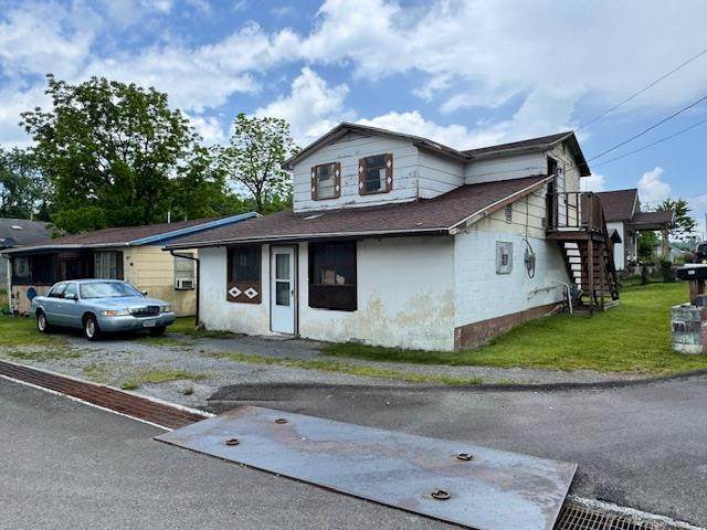 200 East First St - Photo 1