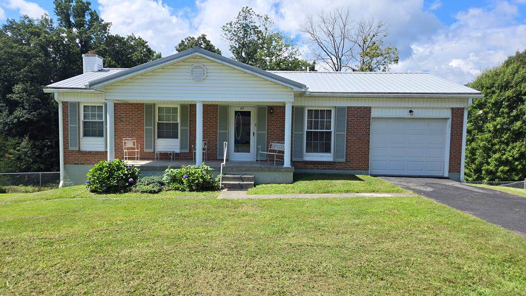 317 Collinwood Dr - Photo 1