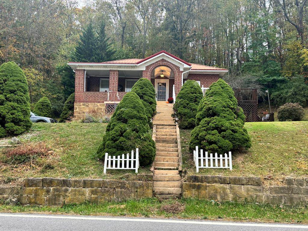 1196 Old Bluefield Rd - Photo 1
