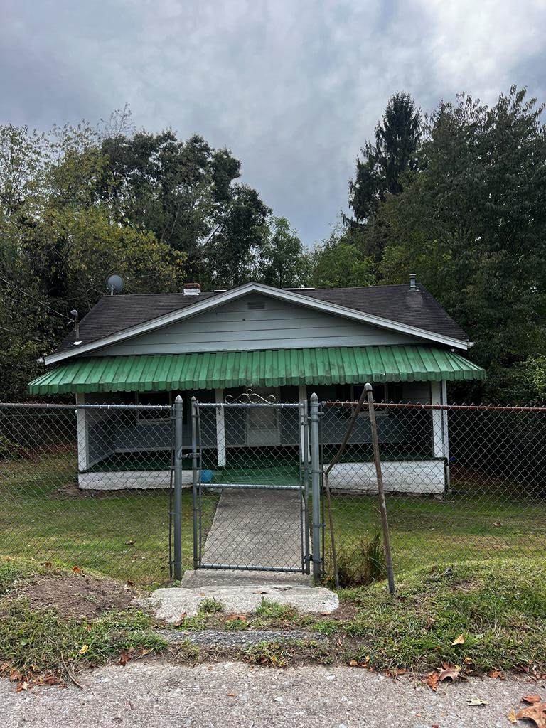 104 Missouri Ave - Photo 1