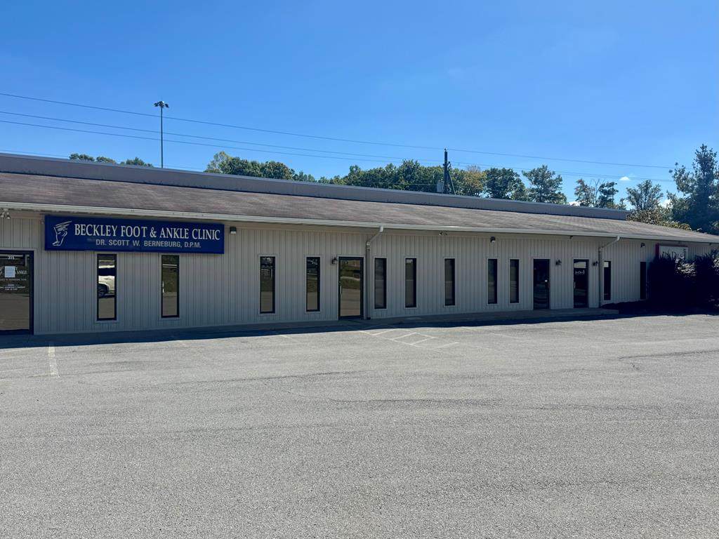 315-317 Harper Park Dr. Suite - Photo 1