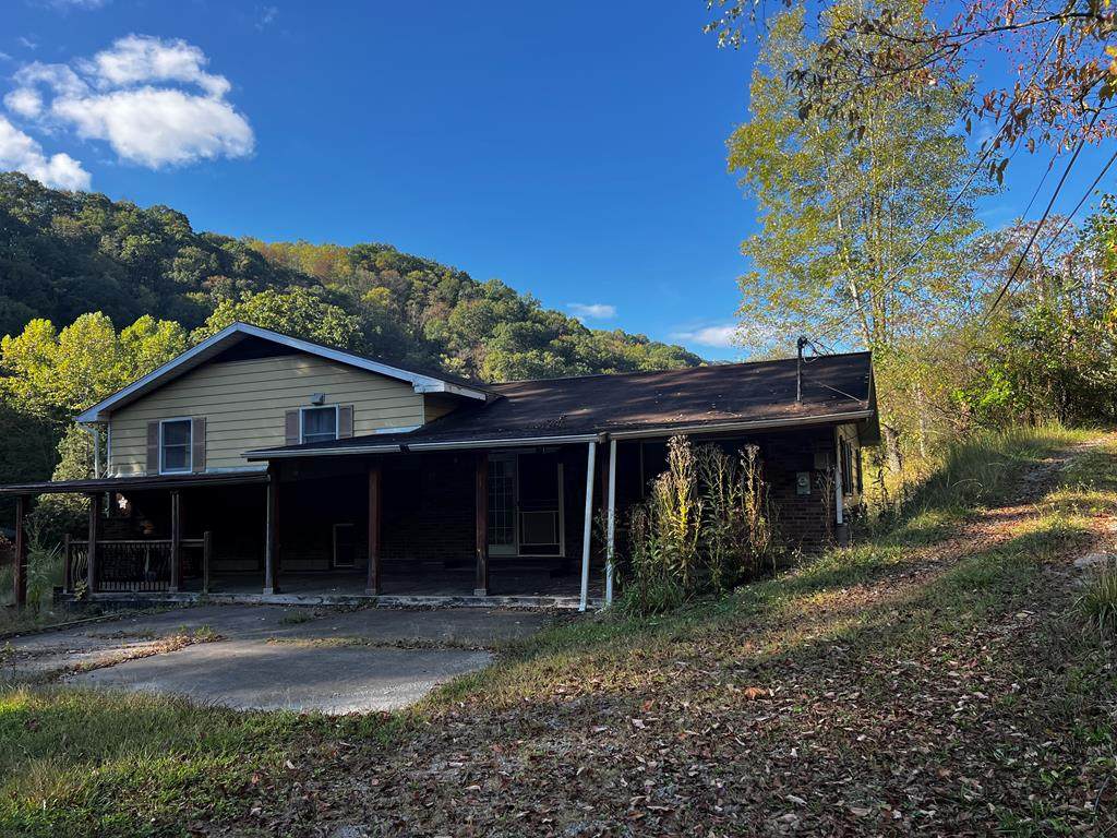 131 Jimmy's Rock Rd - Photo 1