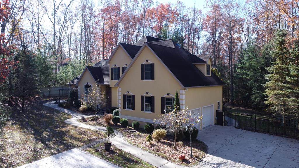 105 Greenbrier Road - Photo 1