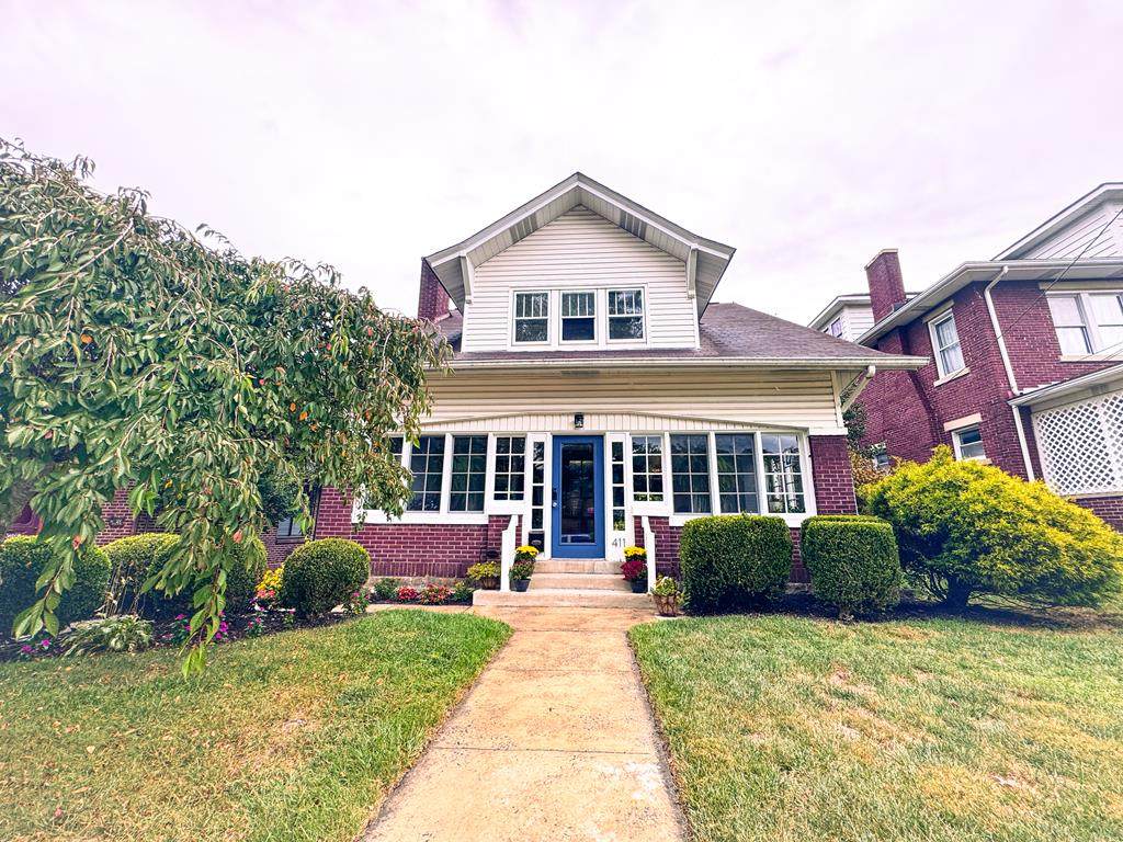 411 Woodlawn Ave - Photo 1