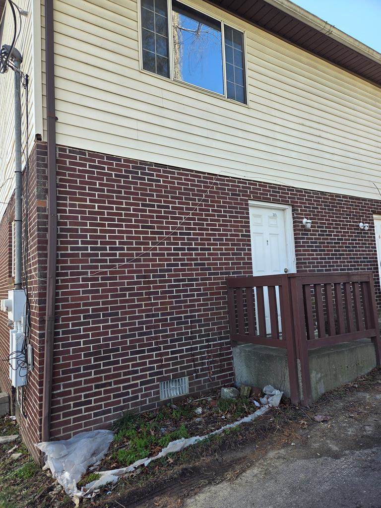 223 Wright - Photo 1