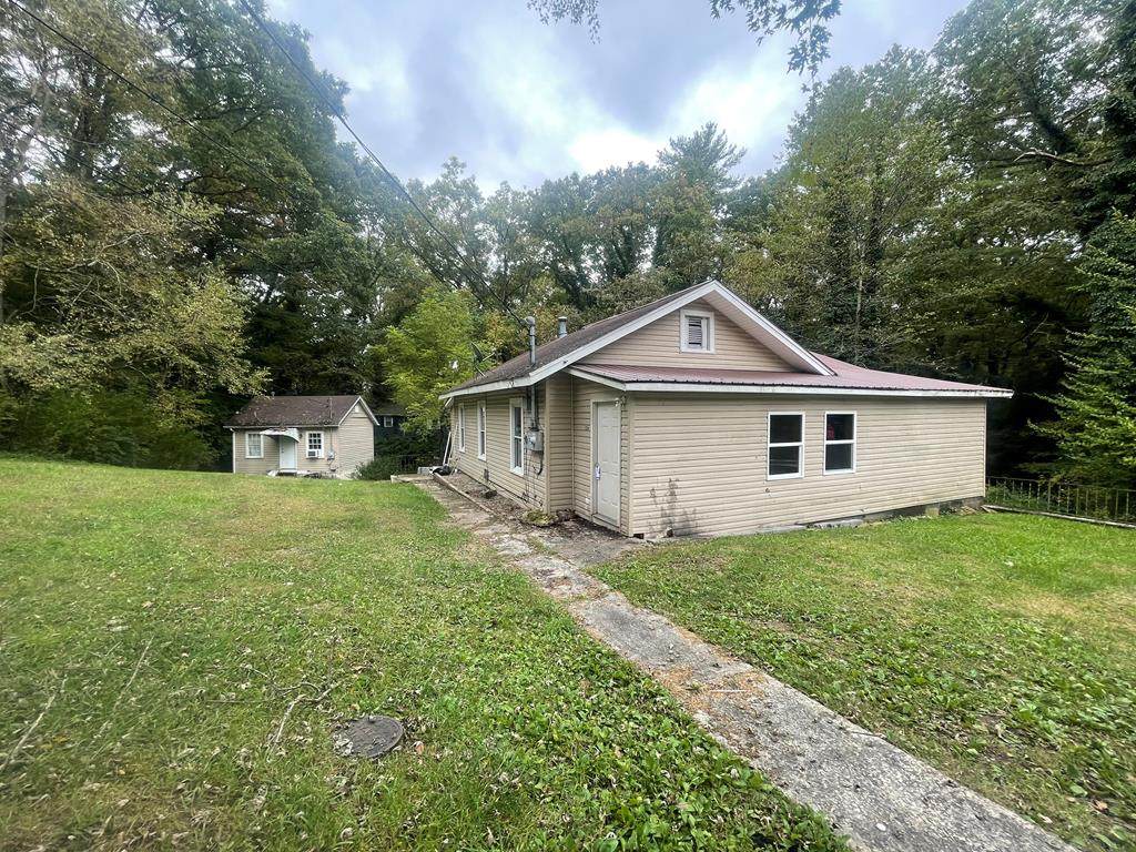 126 Ann Street - Photo 1