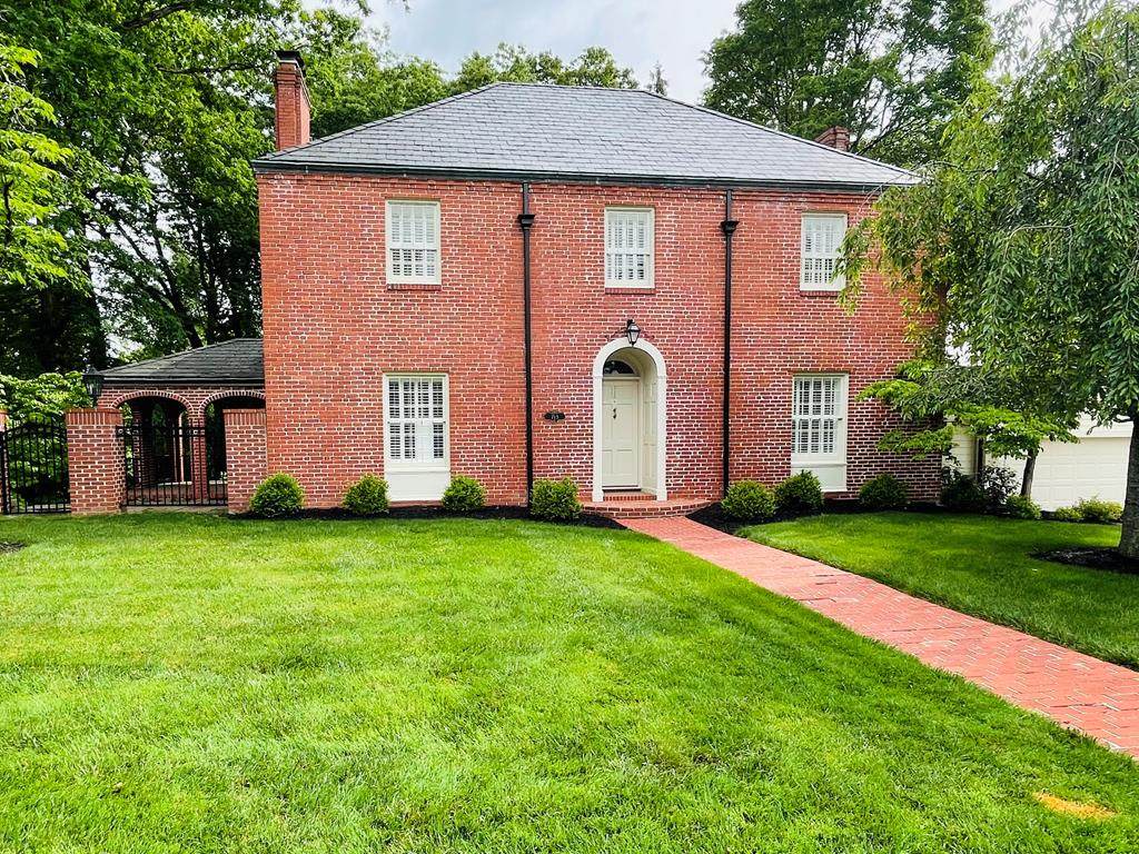 713 Woodlawn Avenue - Photo 1