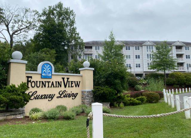 222 Fountain View Drive - Photo 1