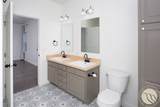 1407 Twin Oaks Drive Drive - Photo 17
