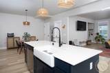 6027 Farmstead Avenue - Photo 10