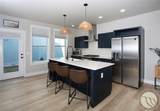 6027 Farmstead Avenue - Photo 11