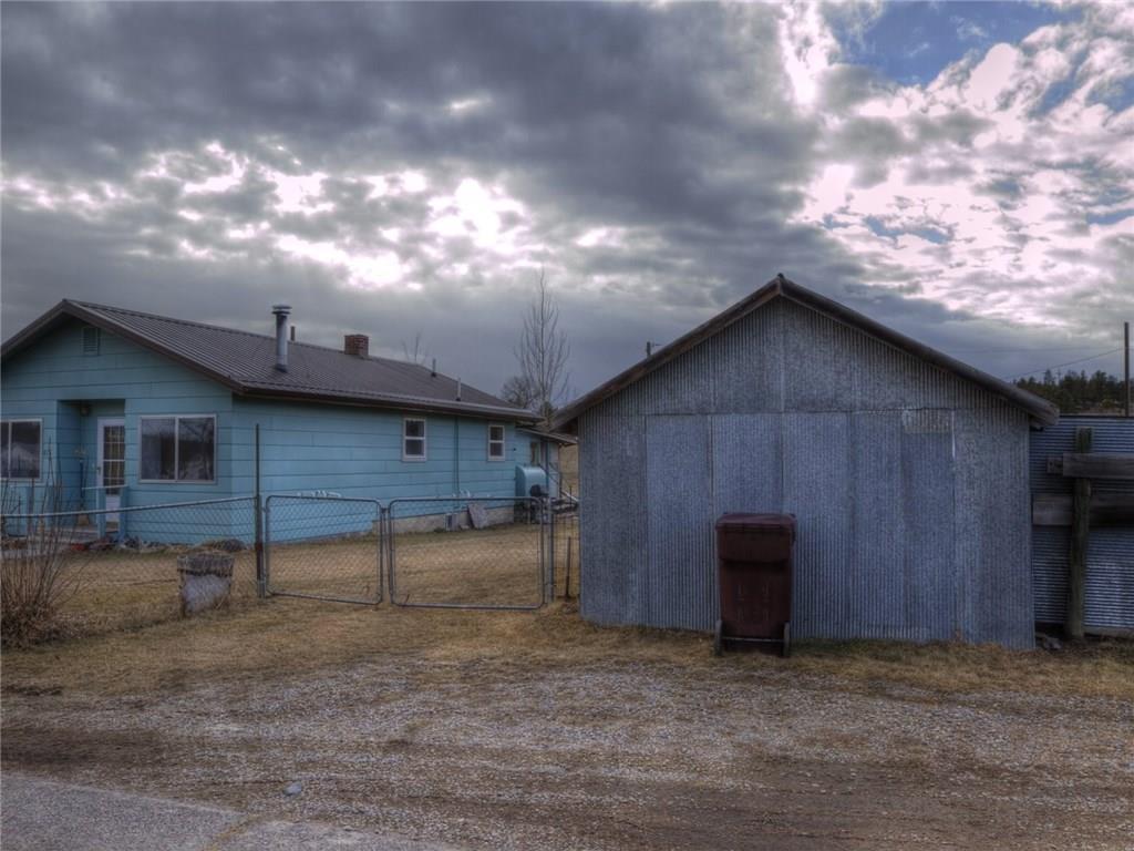 813 6th Street West - Photo 1