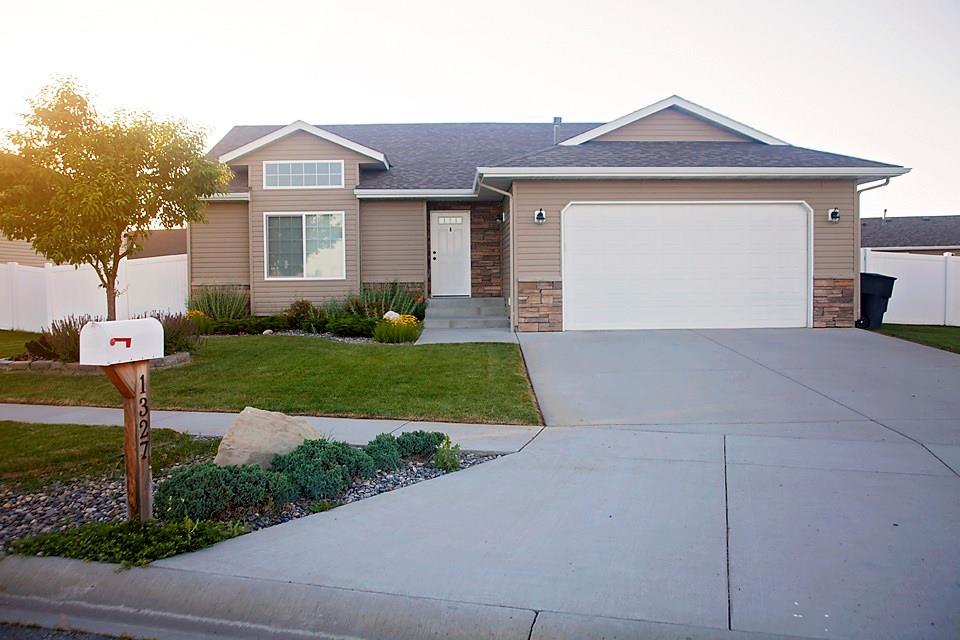 1327 Sierra Granda Boulevard - Photo 1