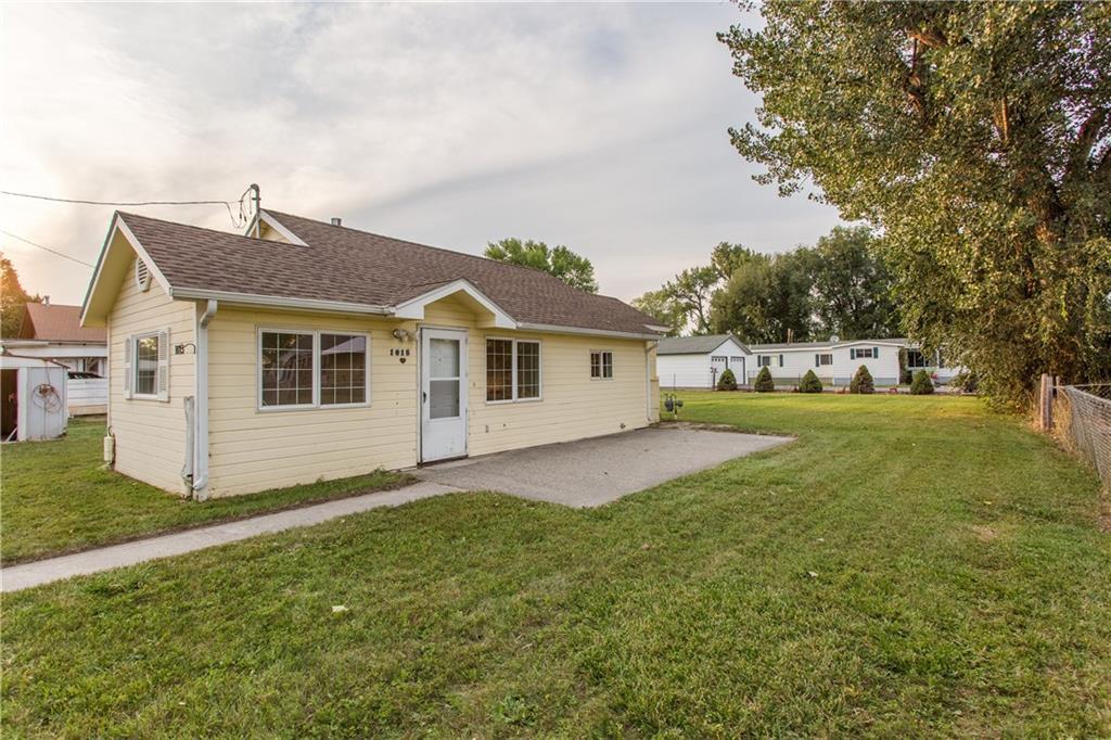 1015 Franklin Lane - Photo 1