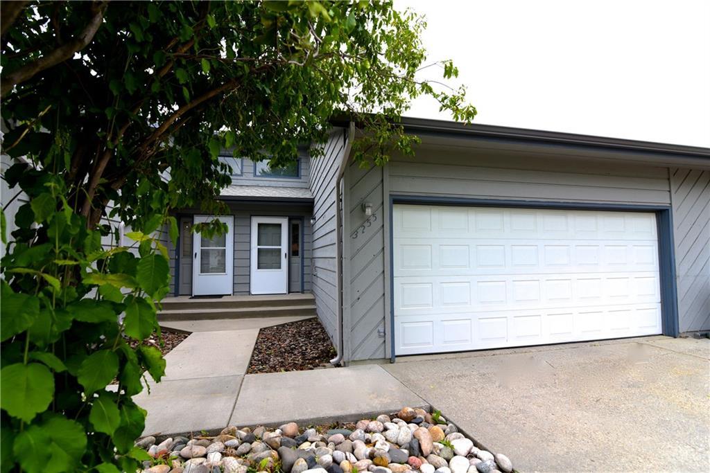 3255 Banff Avenue - Photo 1