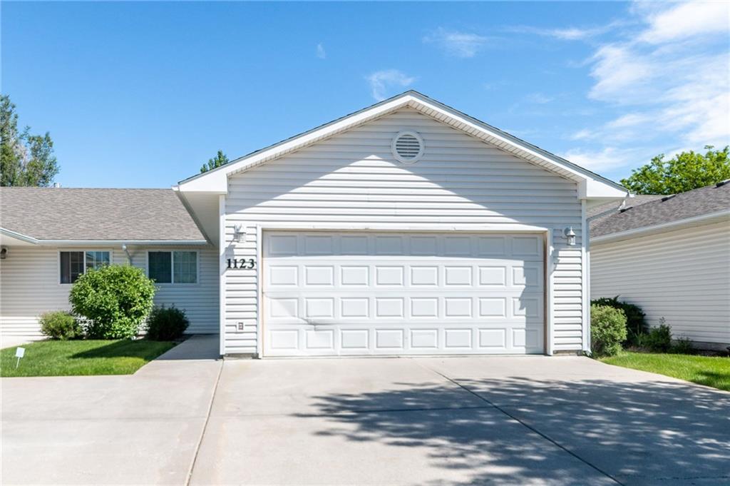 1123 Victory Avenue - Photo 1